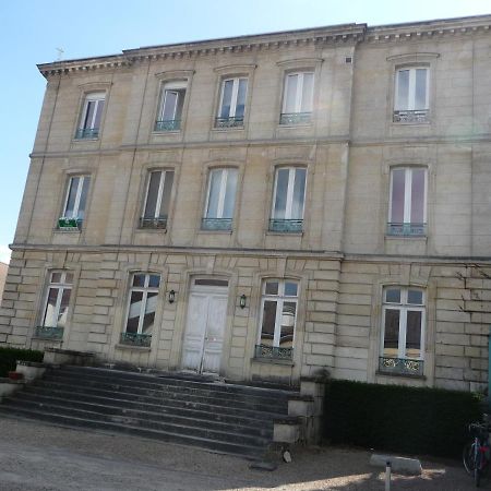 Studio Dans Charmante Batisse De Maitre Compiegnoise كومبيينْيِ المظهر الخارجي الصورة